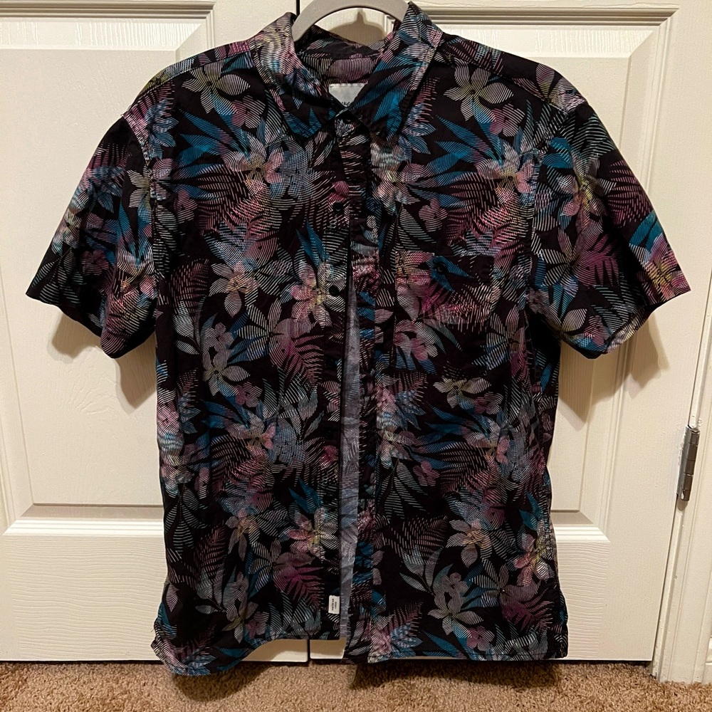 American Eagle Short Sleeve Button Down